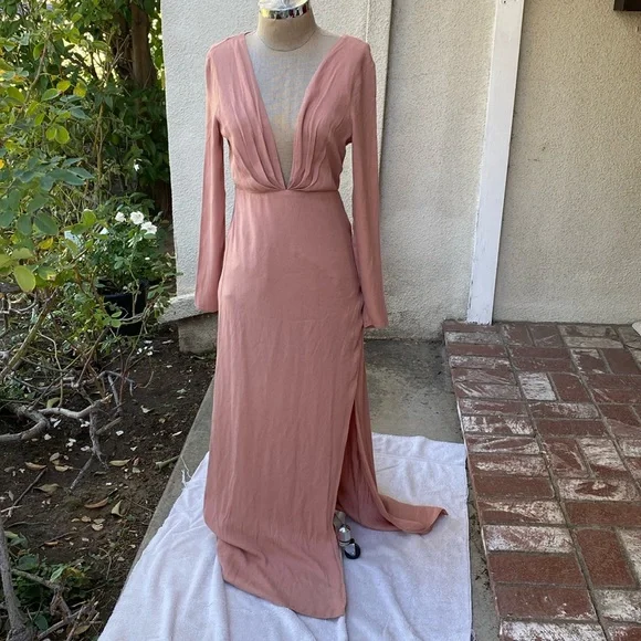 Elegant Long Sleeve Plunge Maxi Dress in Rose - Picture 2 of 14